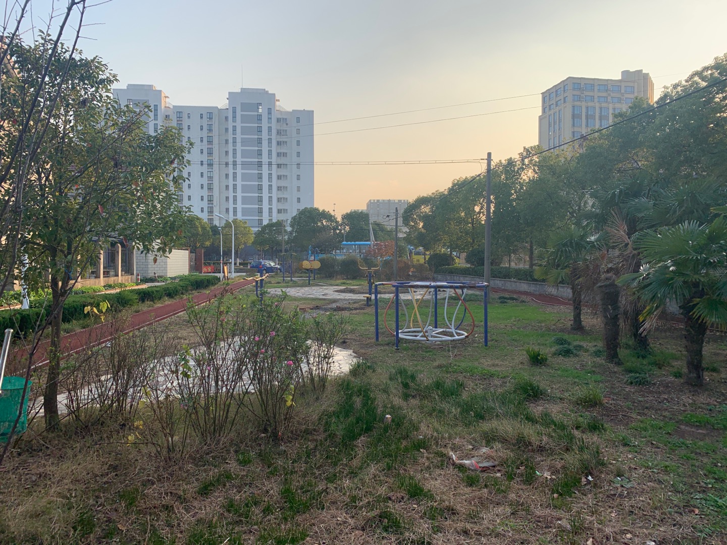 新欣居委華元小區(qū)健身點