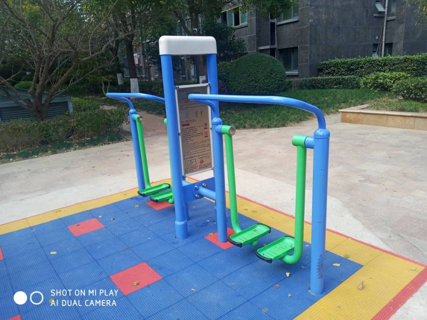 雙立柱太空漫步器