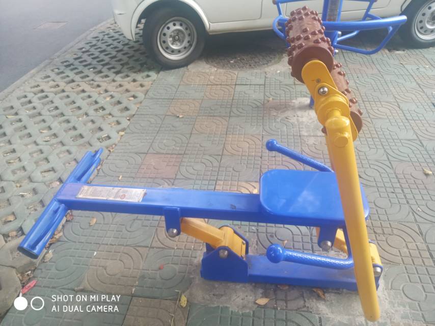 腹背屈伸訓練器