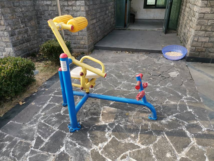 自重腰背鍛煉器