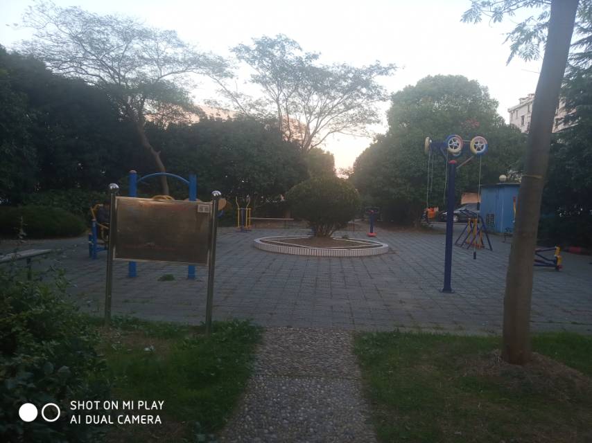 同濟(jì)啟航施新路555弄31號(hào)健身路徑