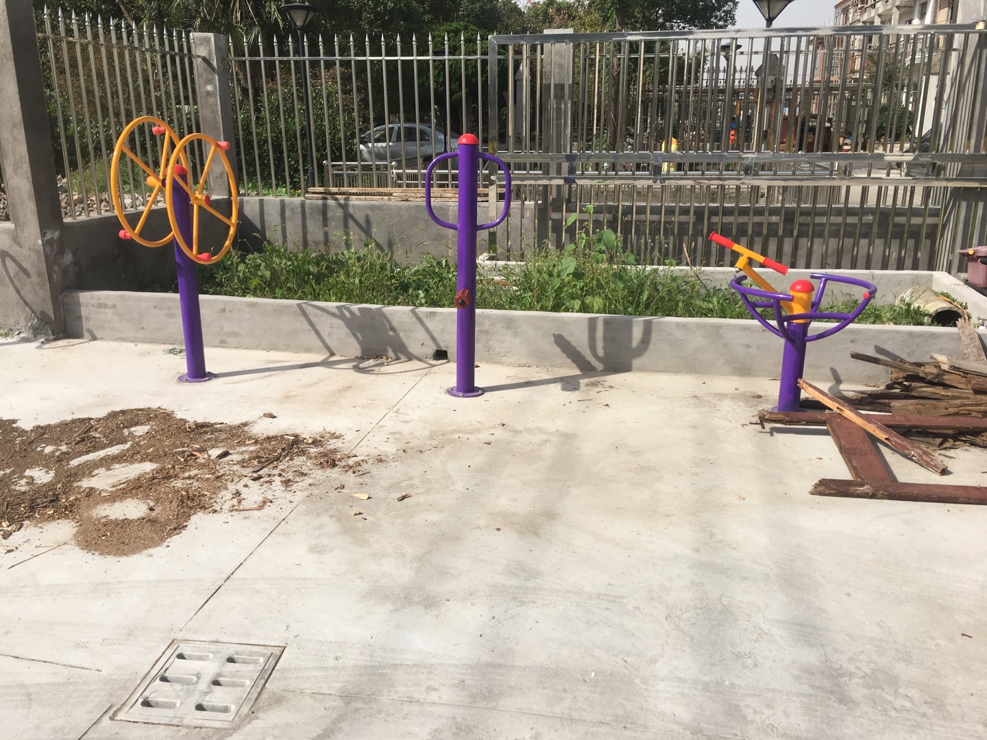 老港鎮(zhèn)欣河村民委員會(huì)煙墩2組健身苑點(diǎn)