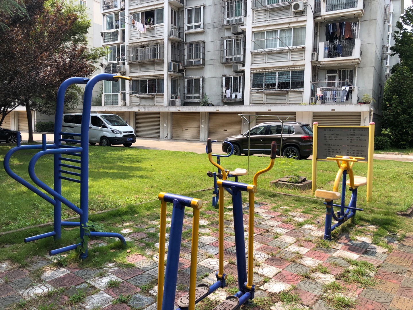 楊柳社區(qū)星華公路1662弄健身點(diǎn)