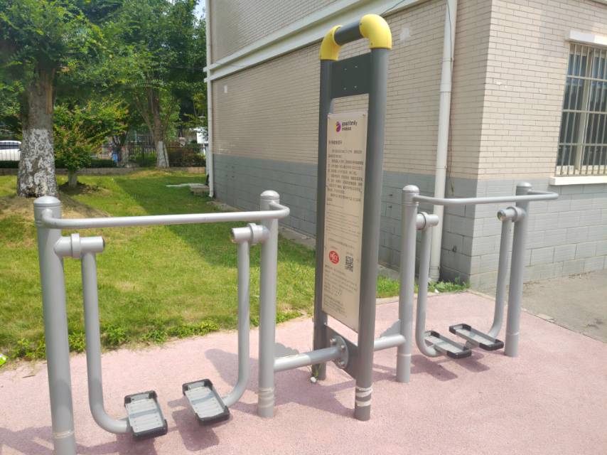 雙位太空漫步機