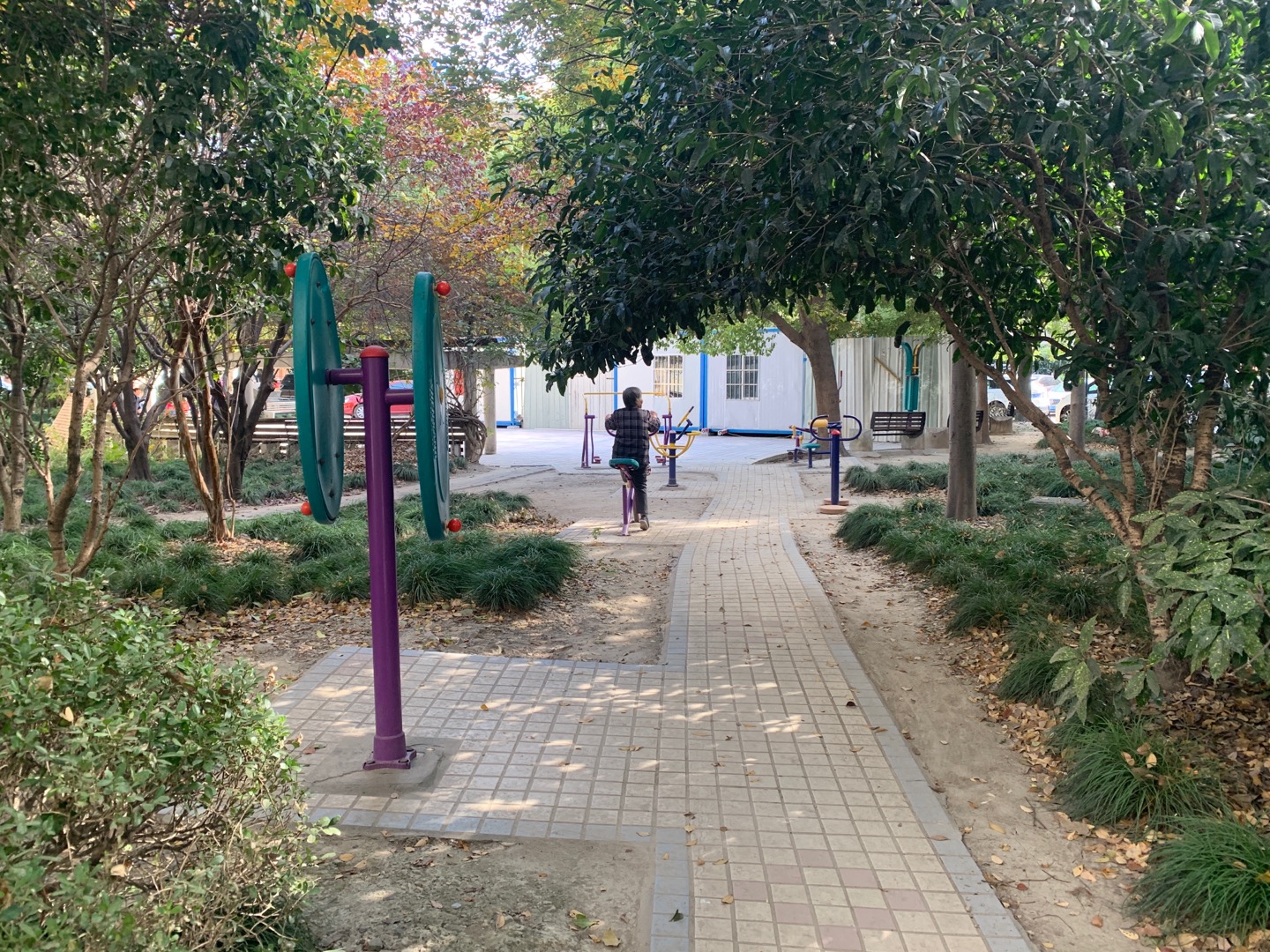 東建路670弄健身點