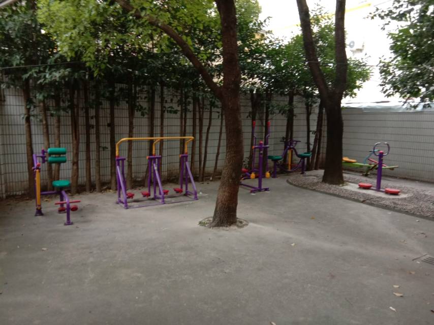 涇棲小區(qū)健身點