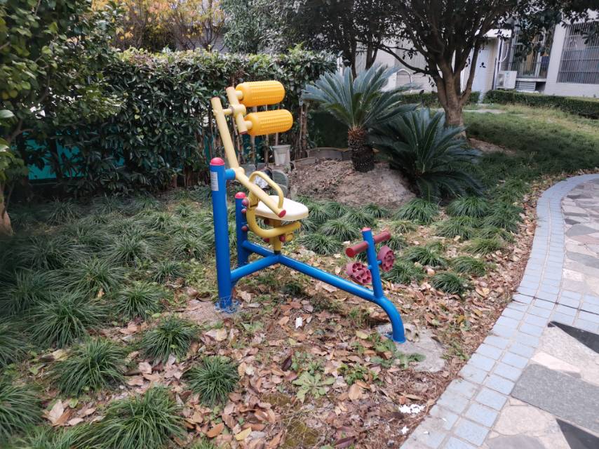 自重腰腹鍛煉器