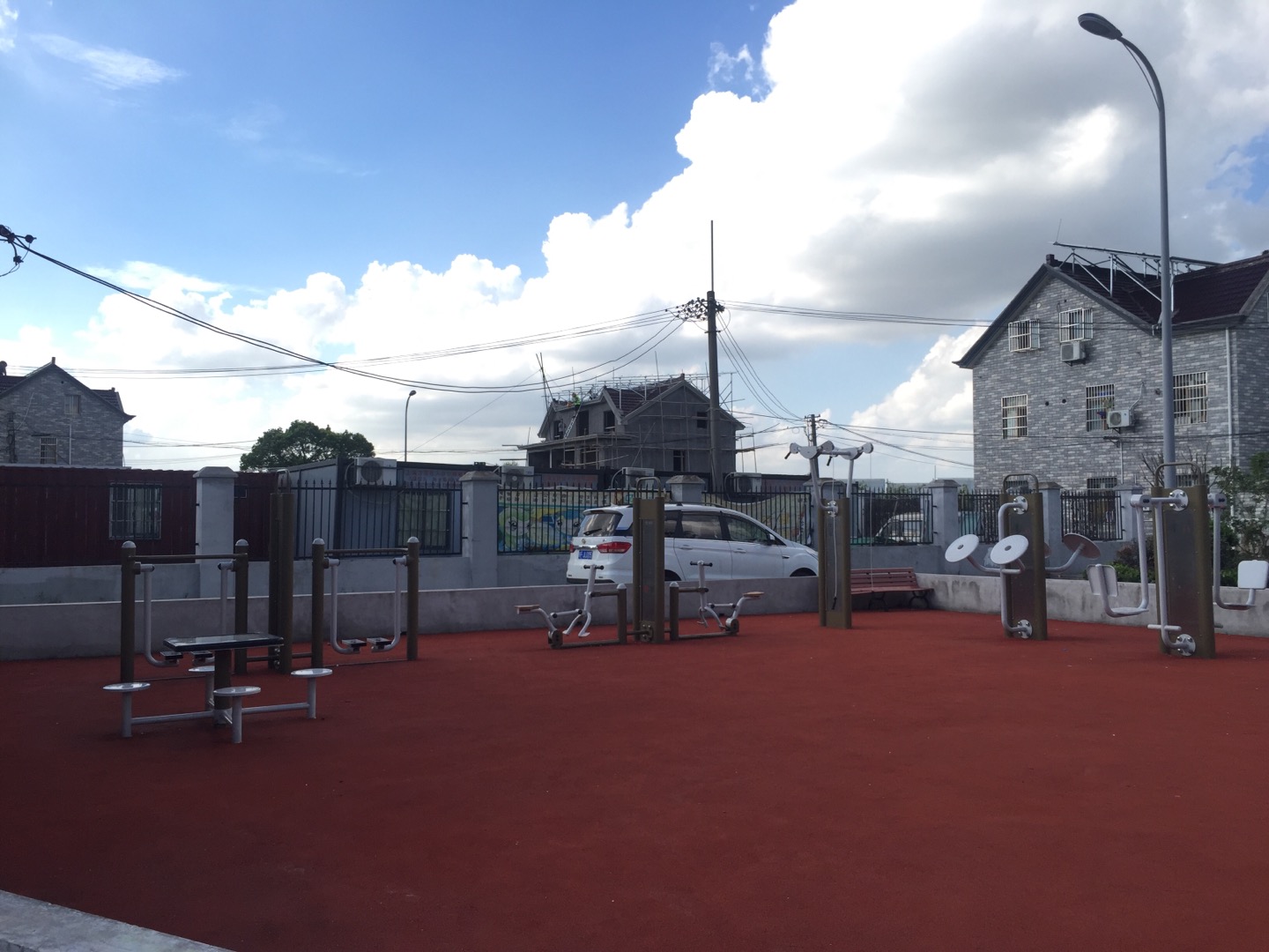 鷲山村后毛益智健身點(diǎn)