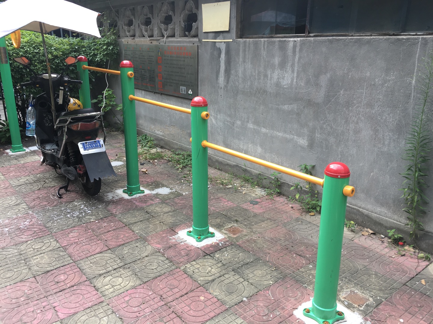 多聯(lián)壓腿架