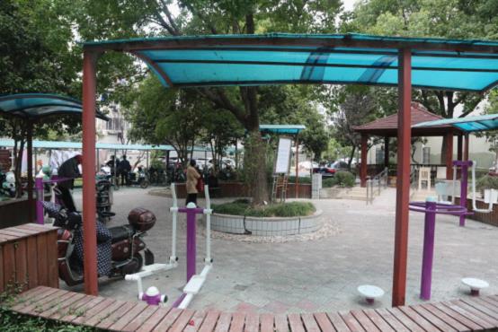 顓橋鎮(zhèn)興銀居委會健身點