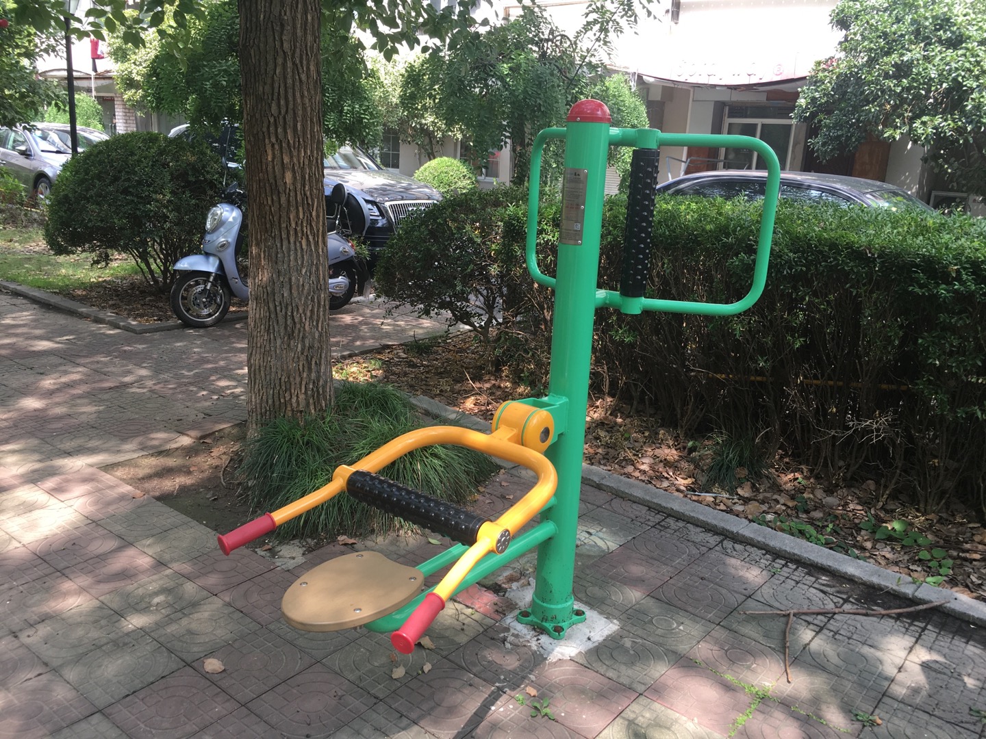 坐式腰背按摩器