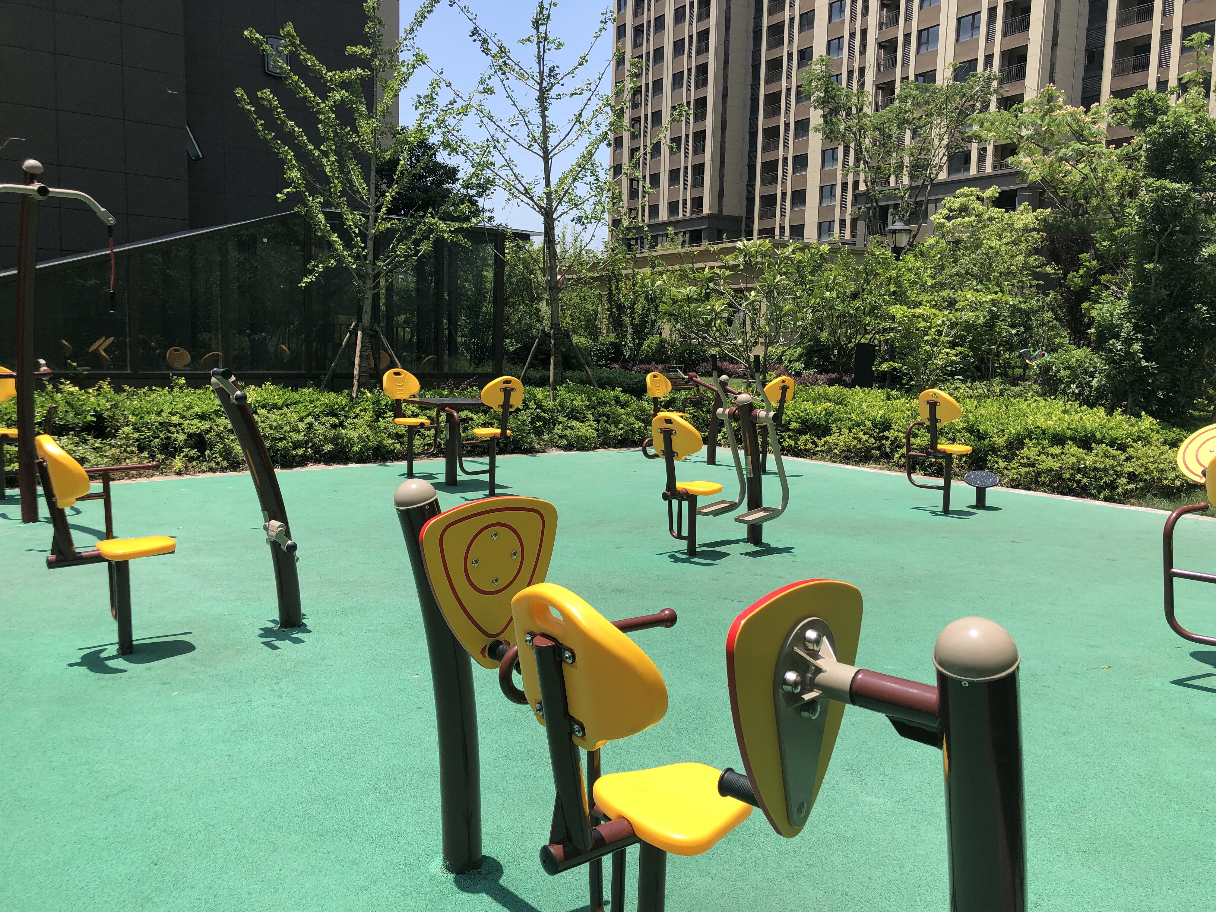 金匯鎮(zhèn)朗詩(shī)未來(lái)小區(qū)市民益智健身苑點(diǎn)