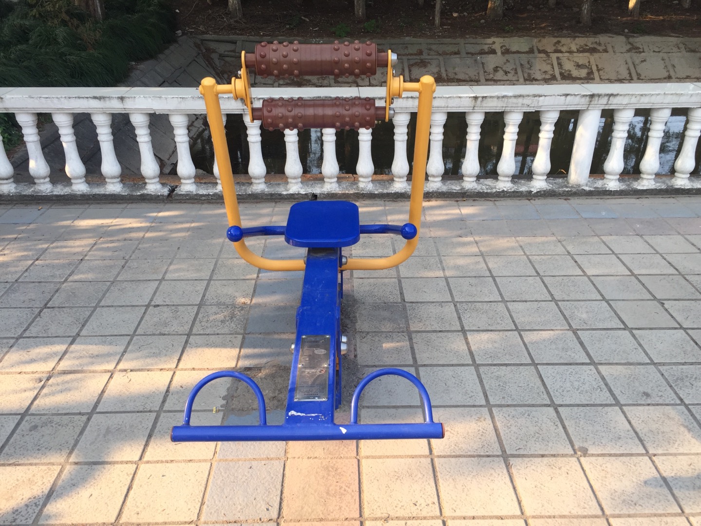 腹背屈伸訓(xùn)練器