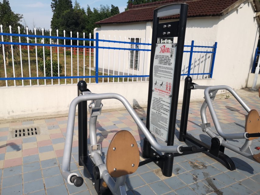 自重式下壓訓練器