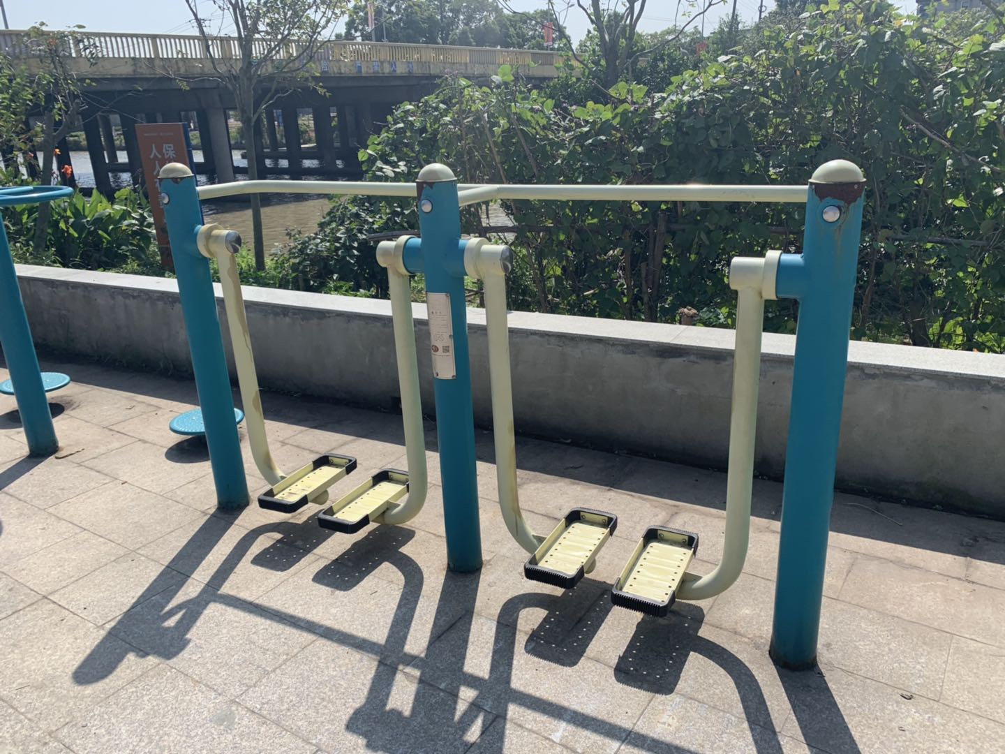 雙位太空漫步機(jī)