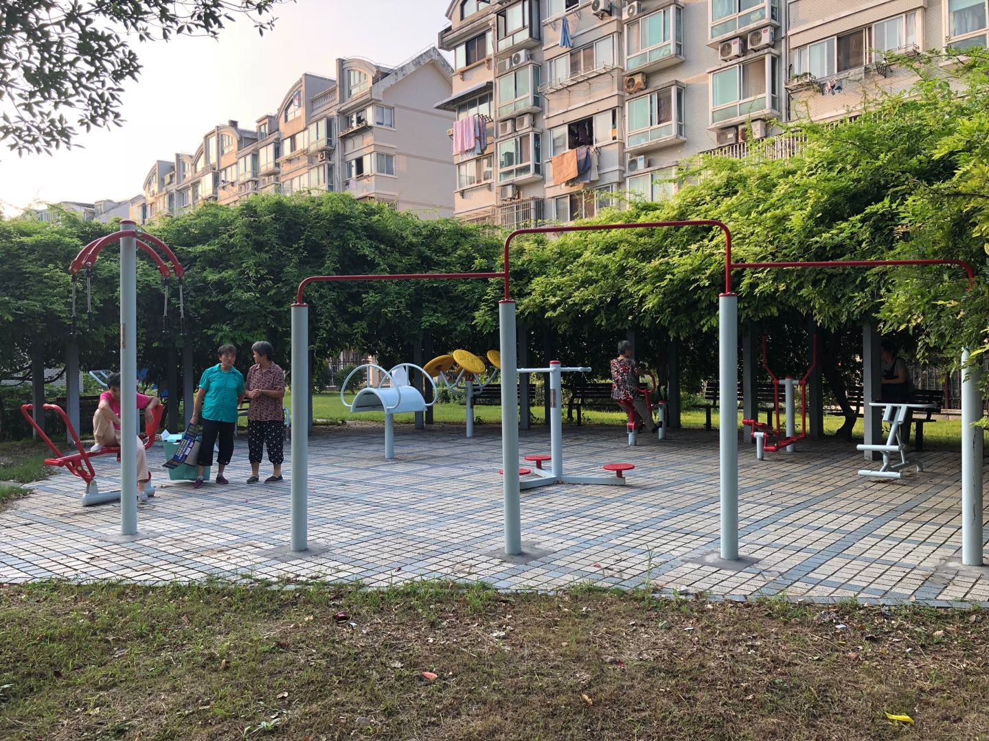 安建居委健身點