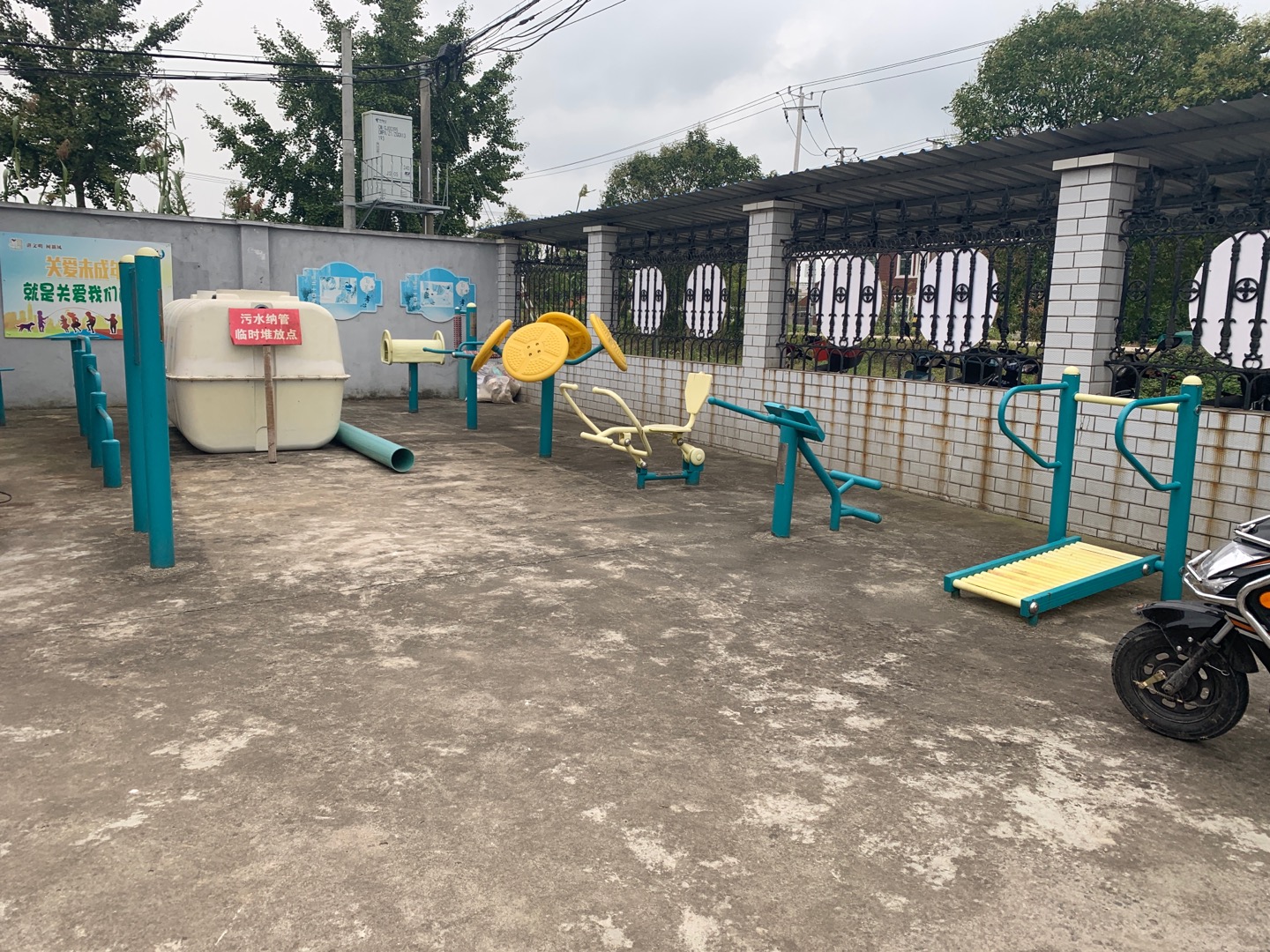 新港村健身點(diǎn)（1）