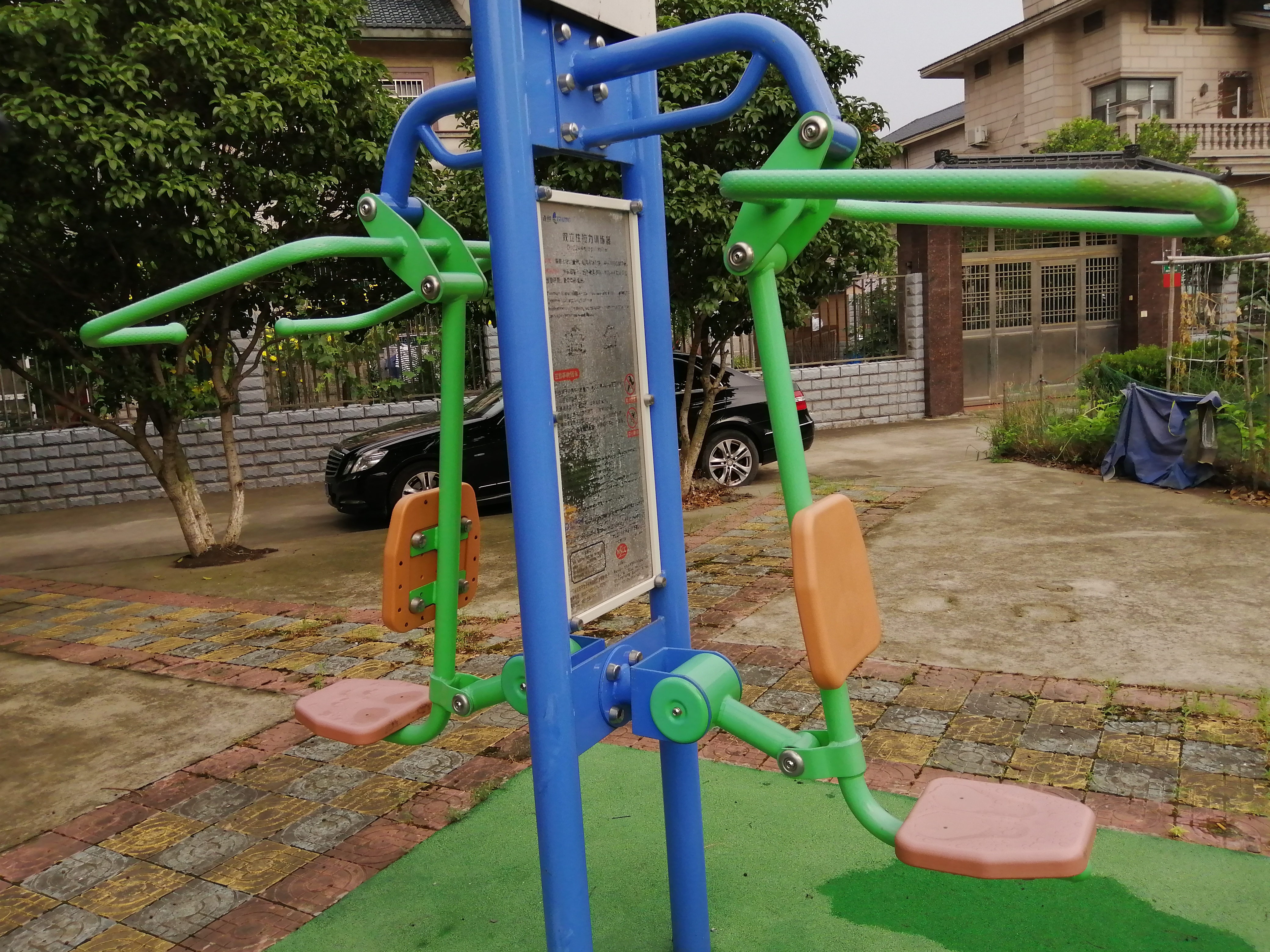 雙立柱拉力訓(xùn)練器