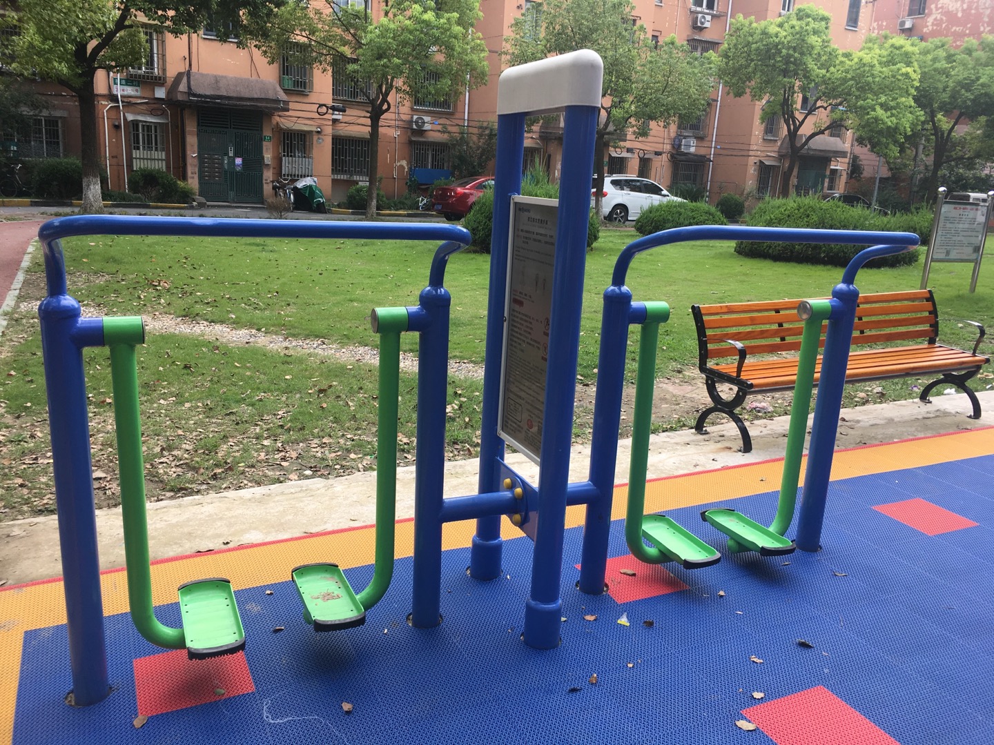 雙立柱太空漫步器