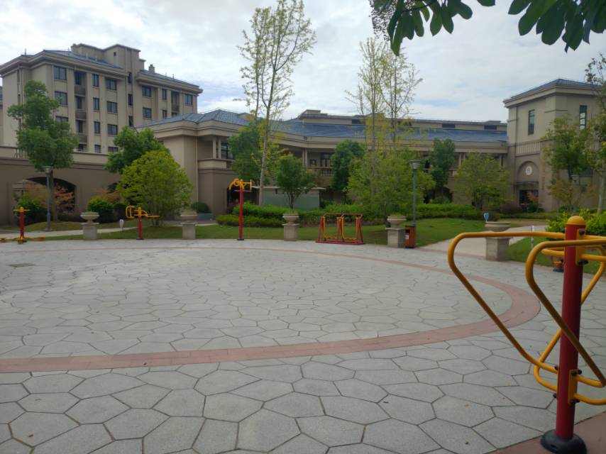 金日居委東苑健身點(diǎn)1