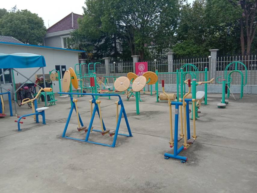 堡鎮(zhèn)四效村效村5隊(duì)健身點(diǎn)