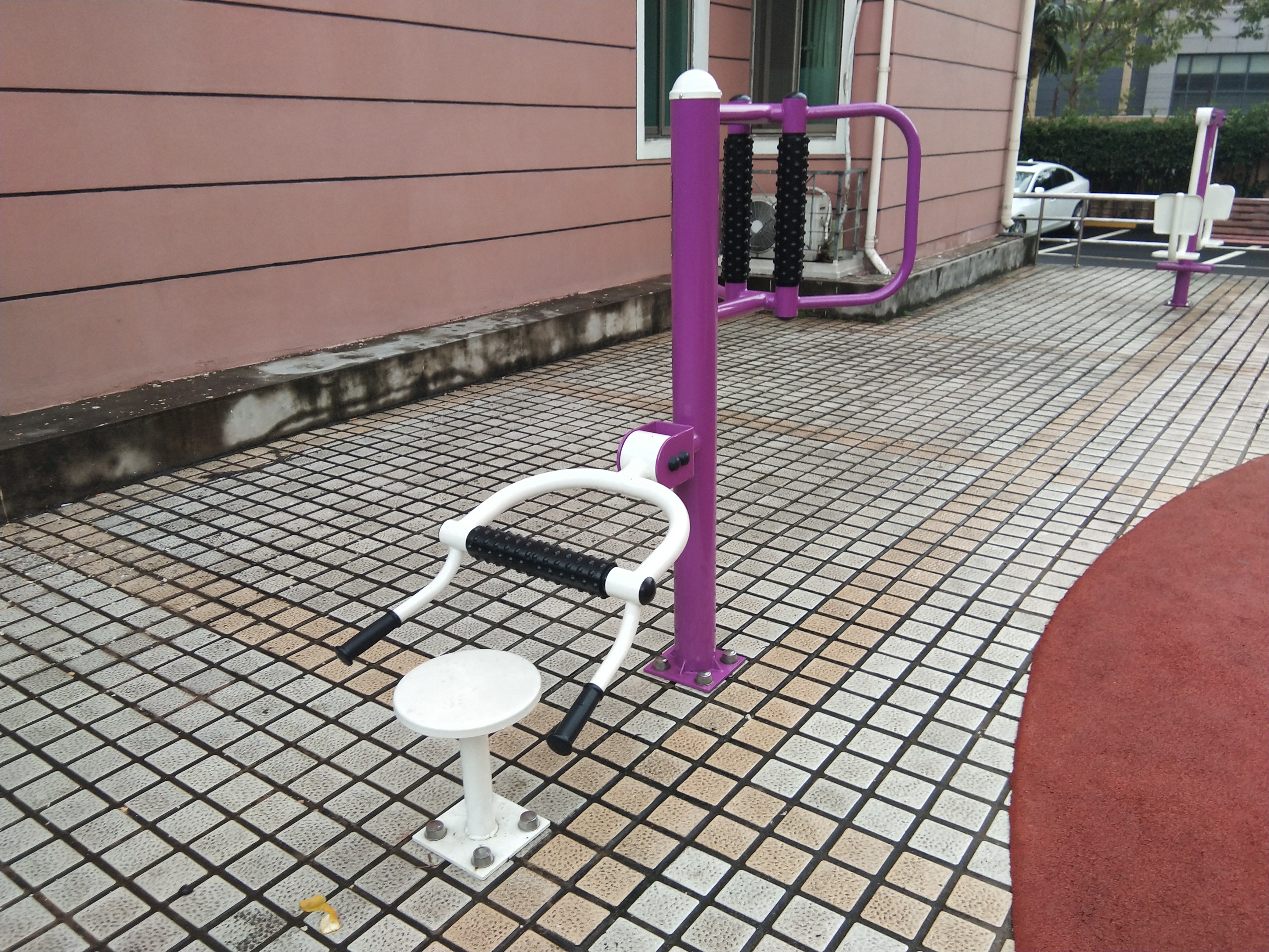 坐式腰背按摩器