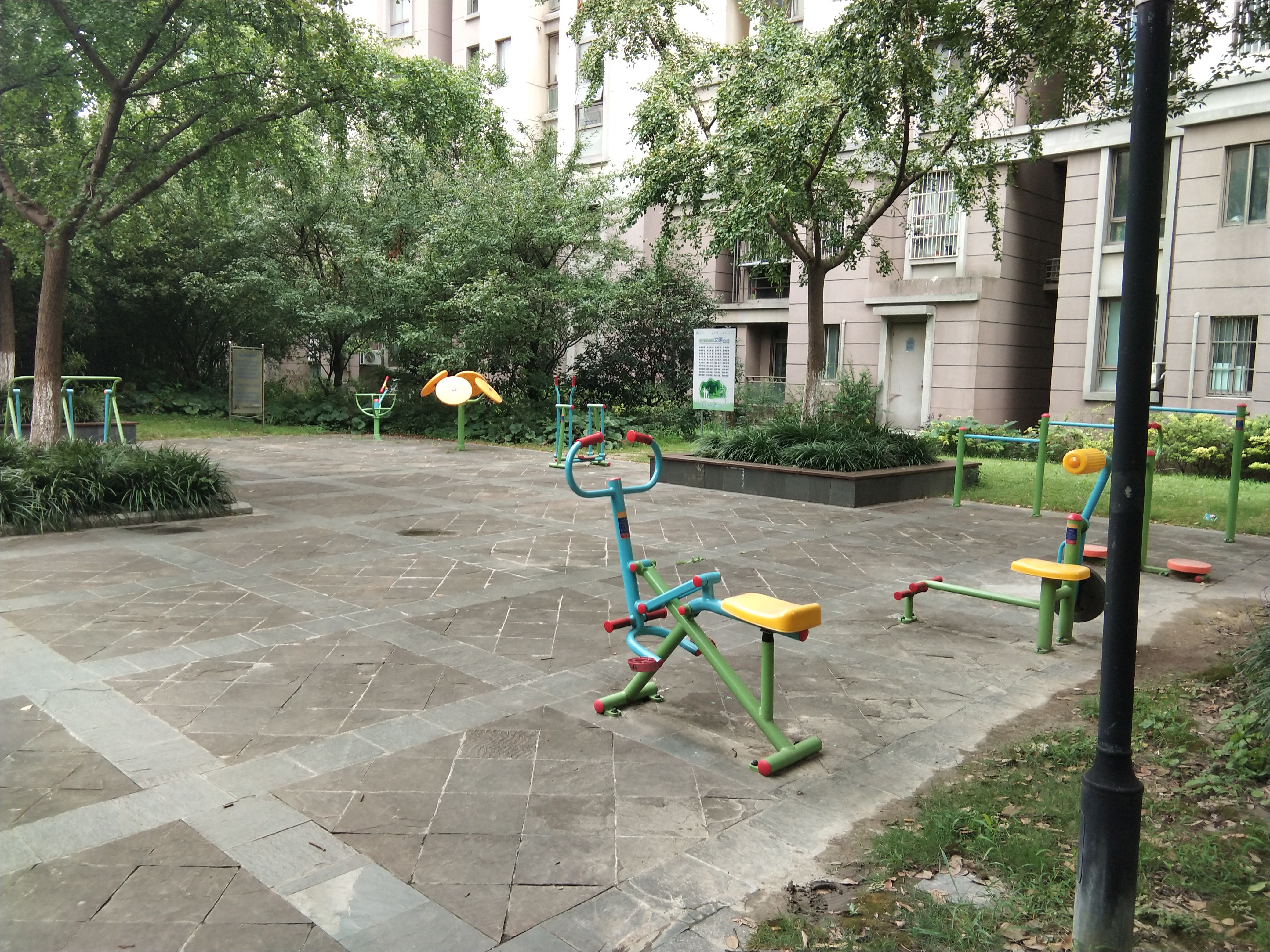 東苑新天地南區(qū)健身點(diǎn)