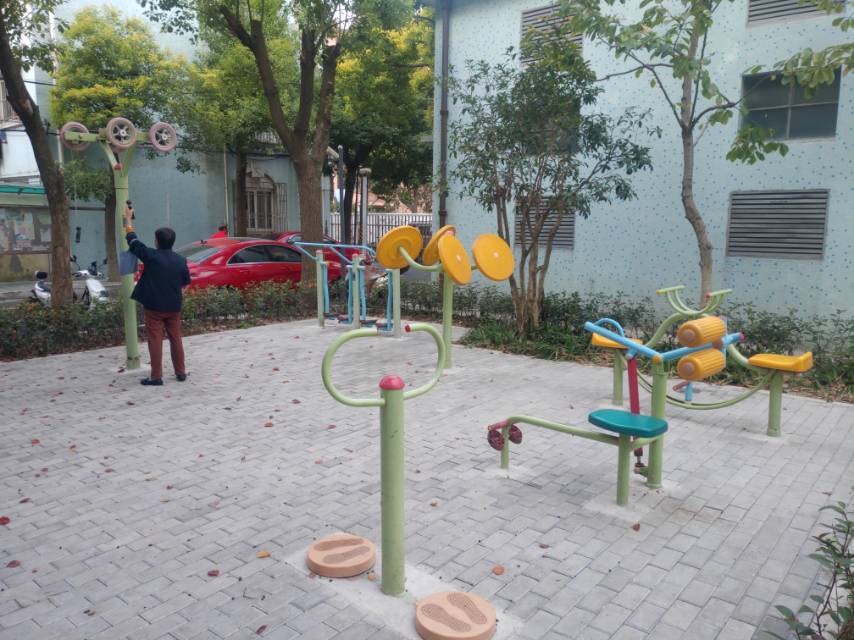 東二居委健身點(diǎn)