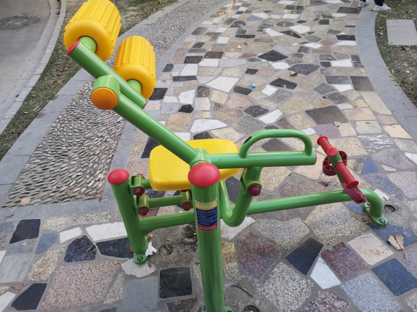 自重腹背鍛煉器