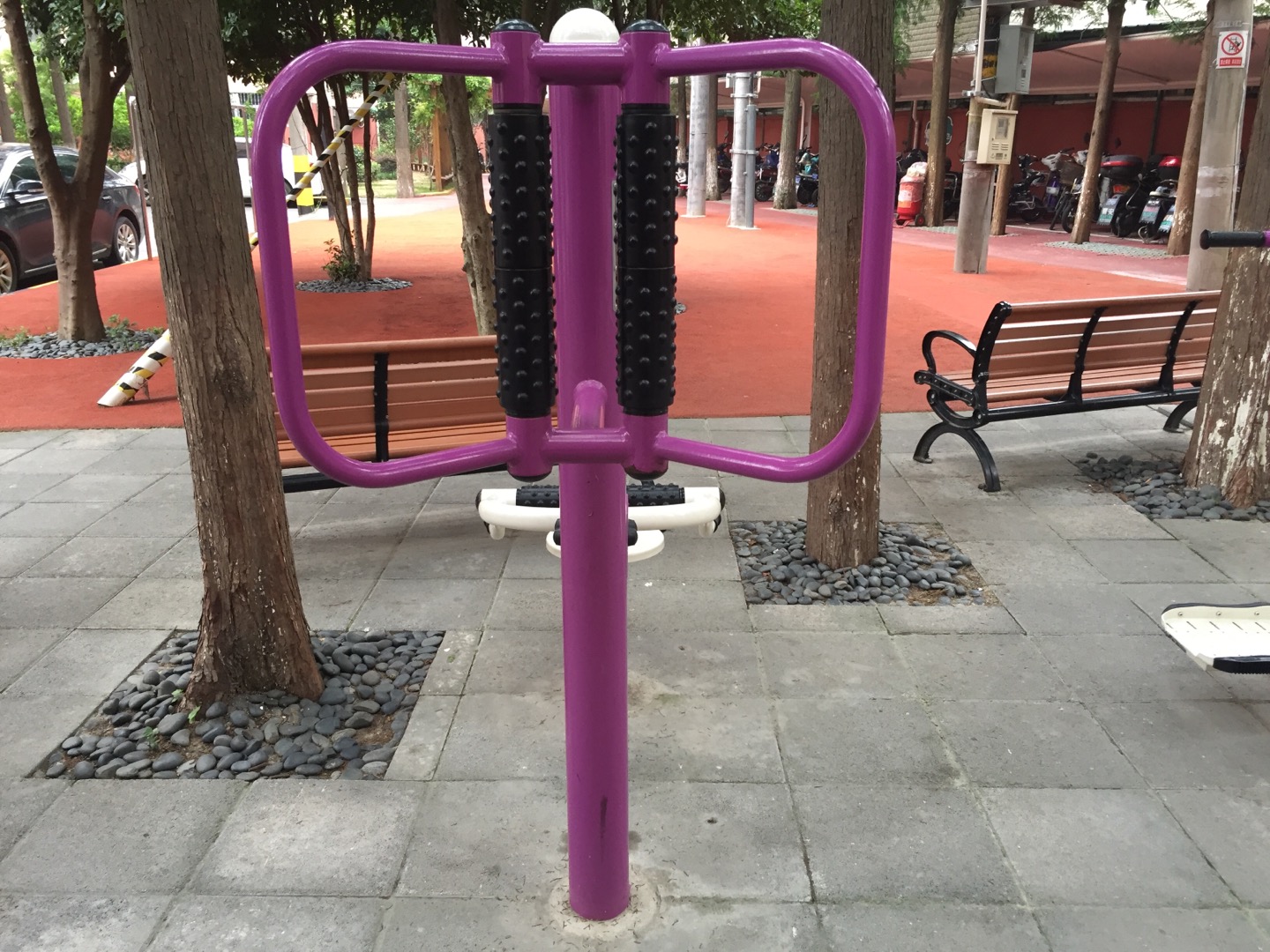 坐式腰背按摩器