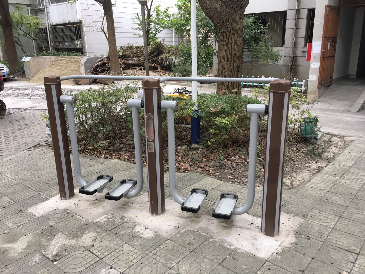 雙位太空漫步機