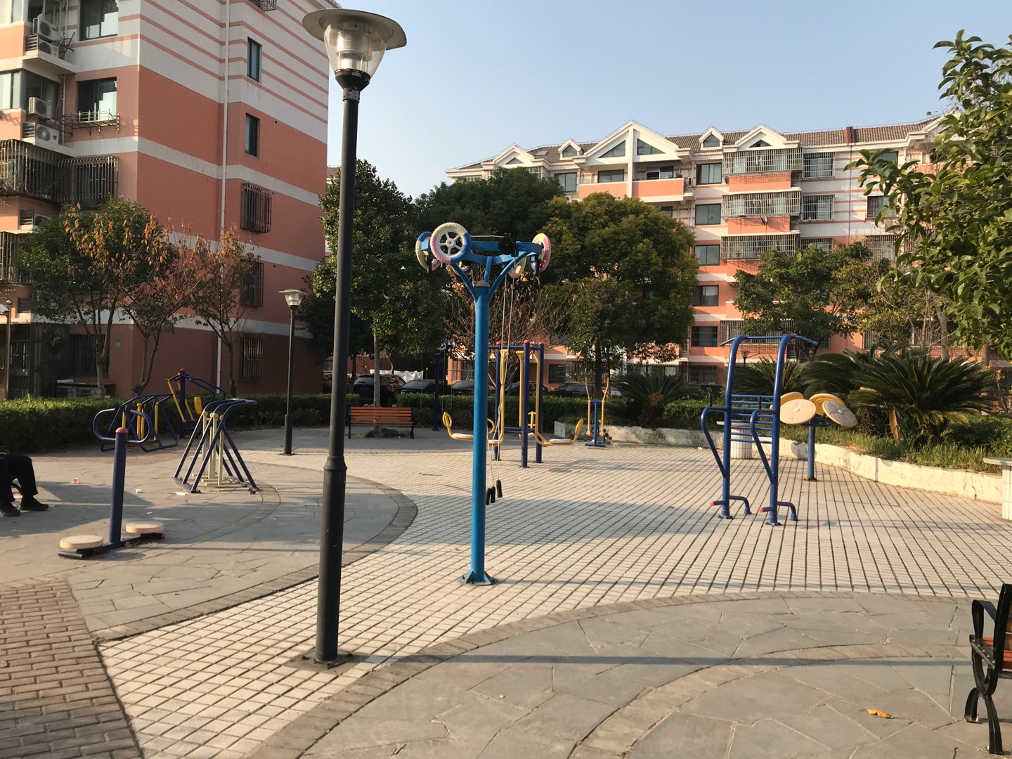 鄧鎮(zhèn)一居施鎮(zhèn)路255弄33號后健身路徑