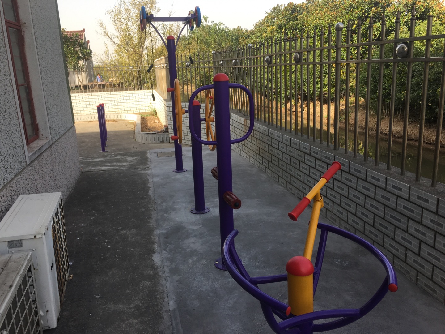 東河村港東6組健身點(diǎn)