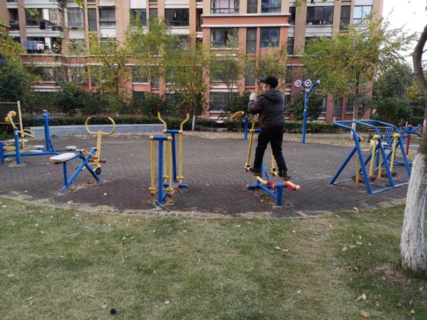 高木橋路居委健身苑點