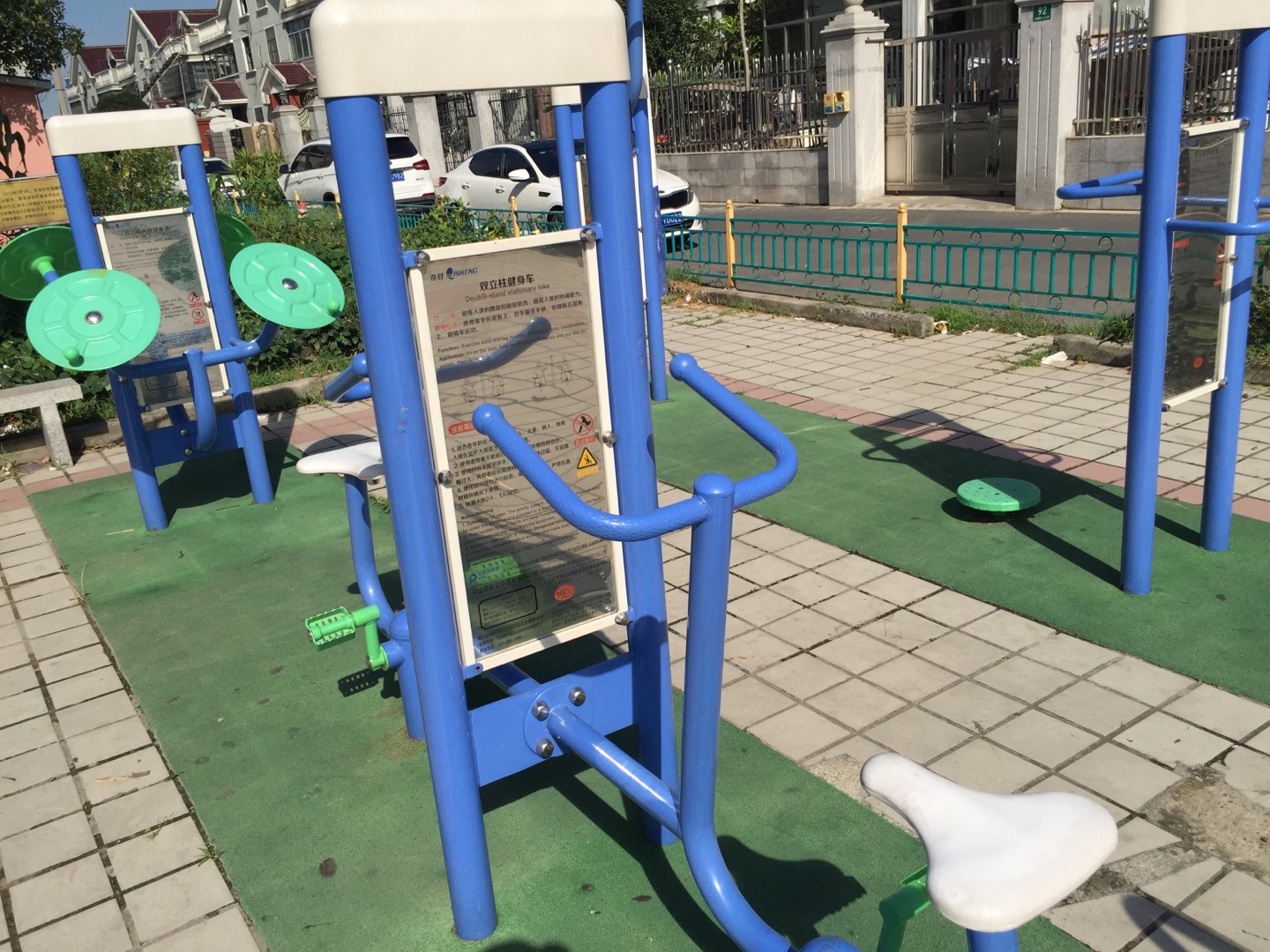 雙立柱健身車(chē)