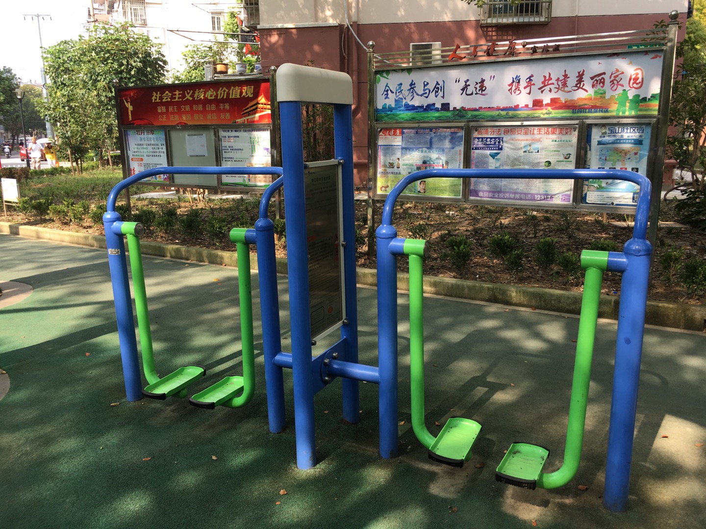 雙立柱太空漫步器