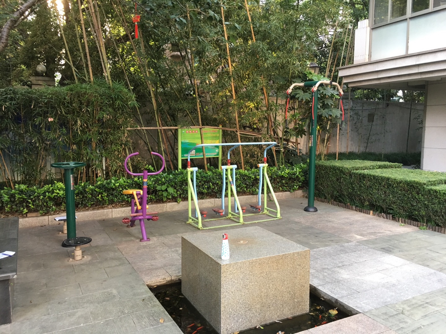 申亞瑞庭小區(qū)市民益智健身點(diǎn)