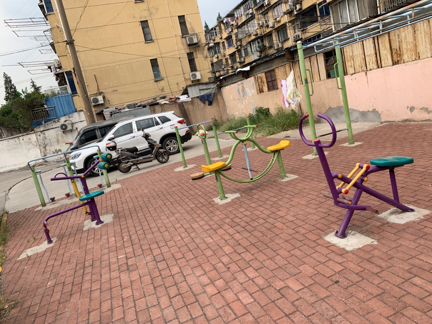 華浜新村居委華浜新村47號(hào)健身點(diǎn)