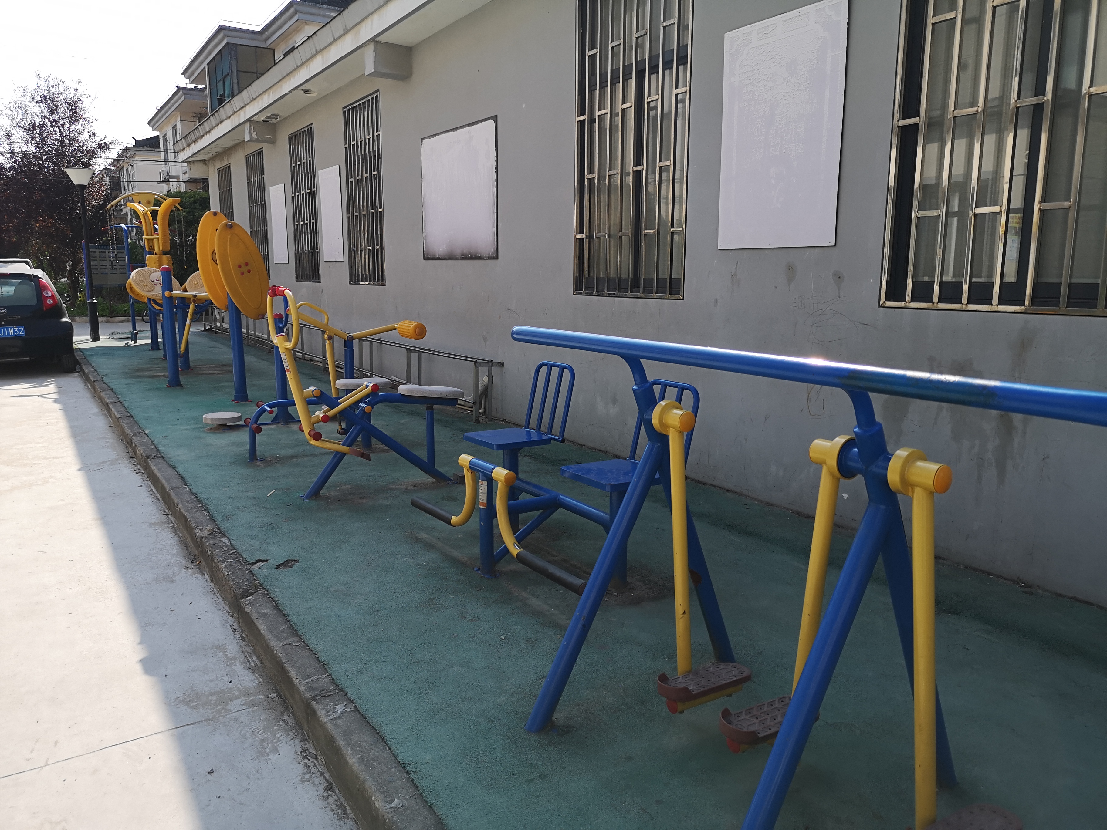 塘灣村荷塘苑健身點