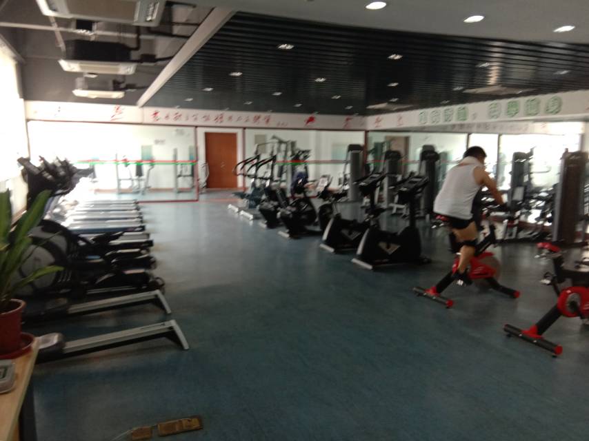 洞涇鎮(zhèn)文體活動中心百姓健身房