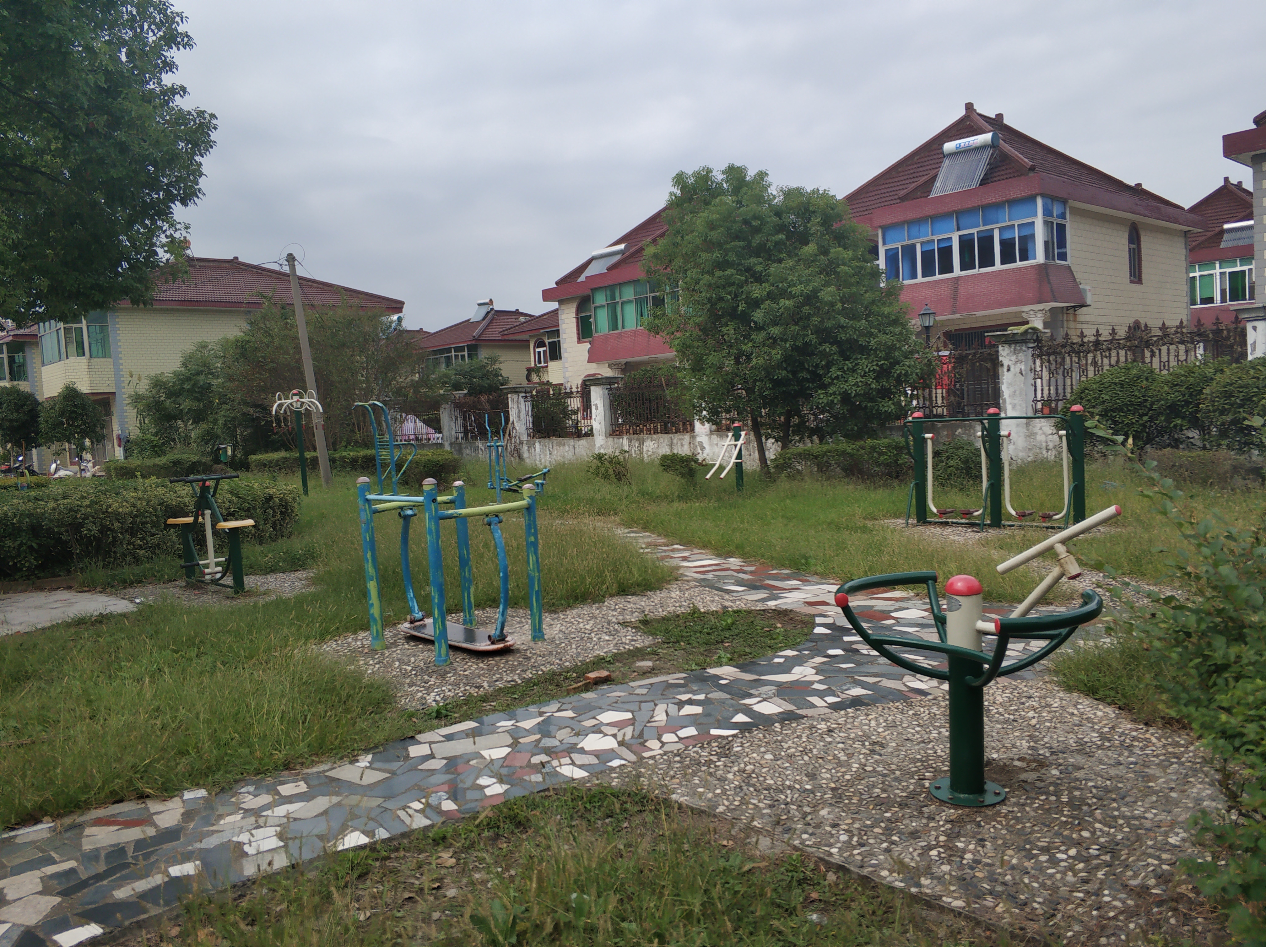 高行鎮(zhèn)浦江居委會健身苑點1