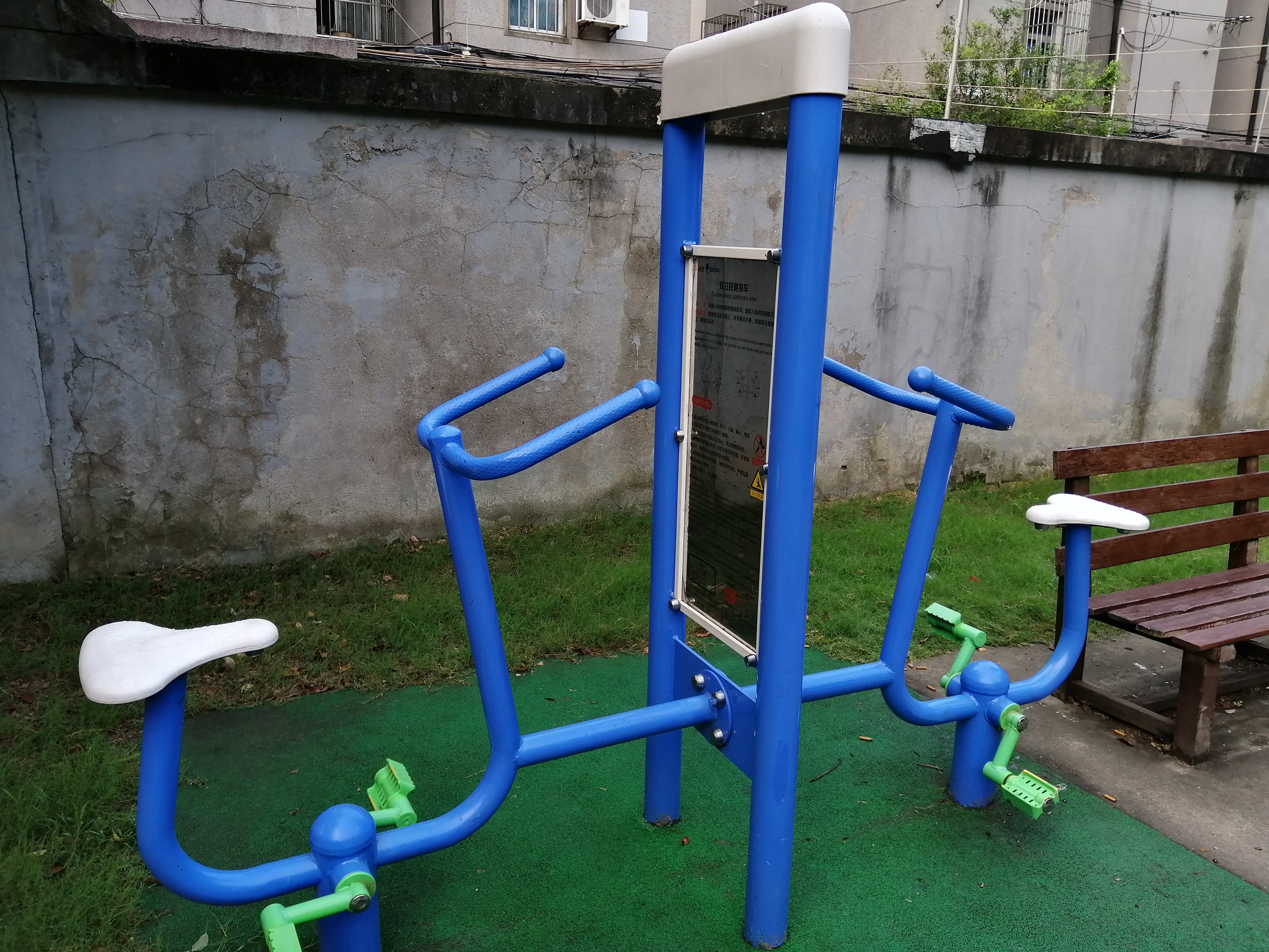 雙立柱健身車(chē)