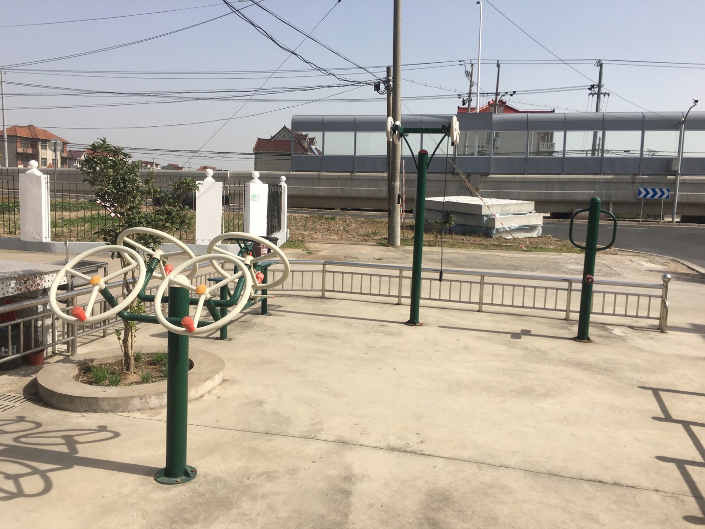 老港鎮(zhèn)大河村民委員會沈港4組健身苑點