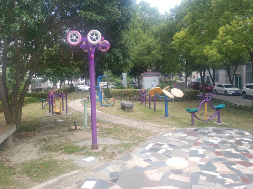 人民橋河畔雅苑健身點(diǎn)