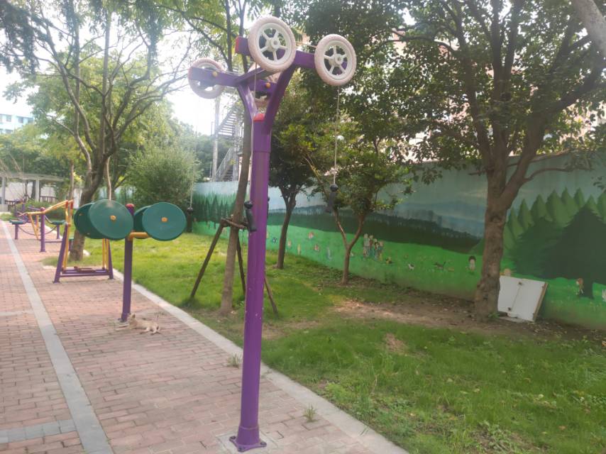 呼瑪四村居委健身點