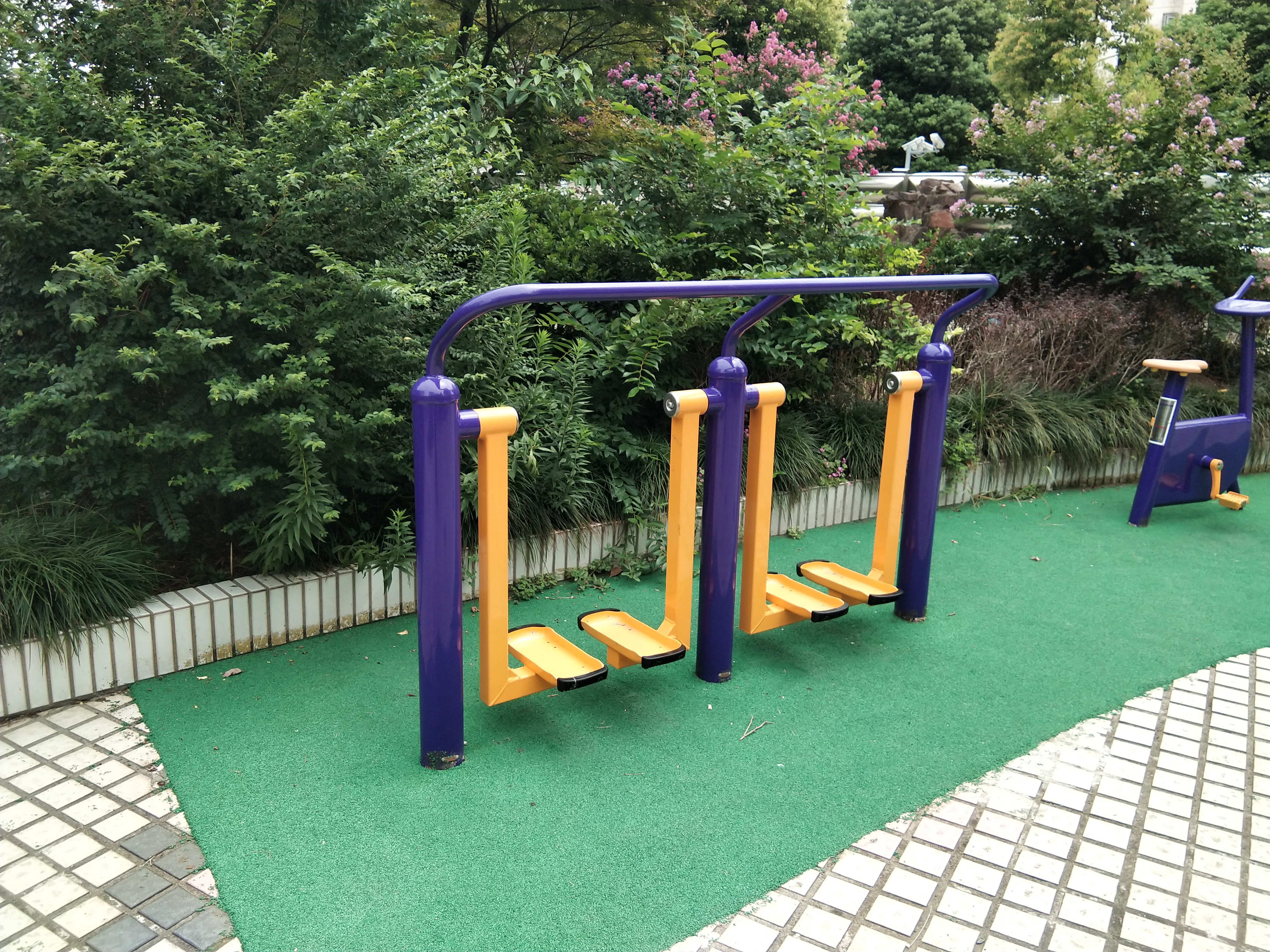 雙位太空漫步機(jī)