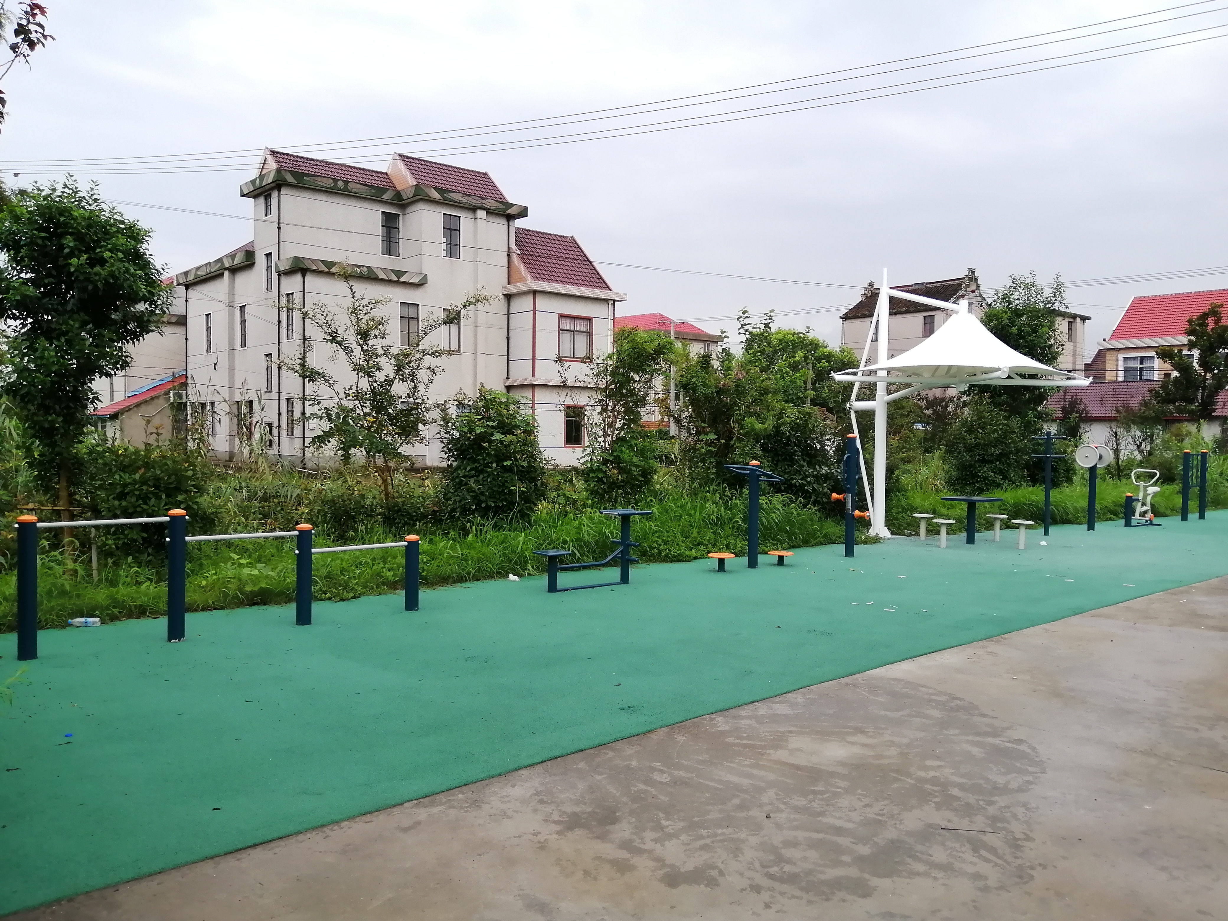 松江區(qū)石湖蕩鎮(zhèn)新源村耶穌堂市民益智健身點