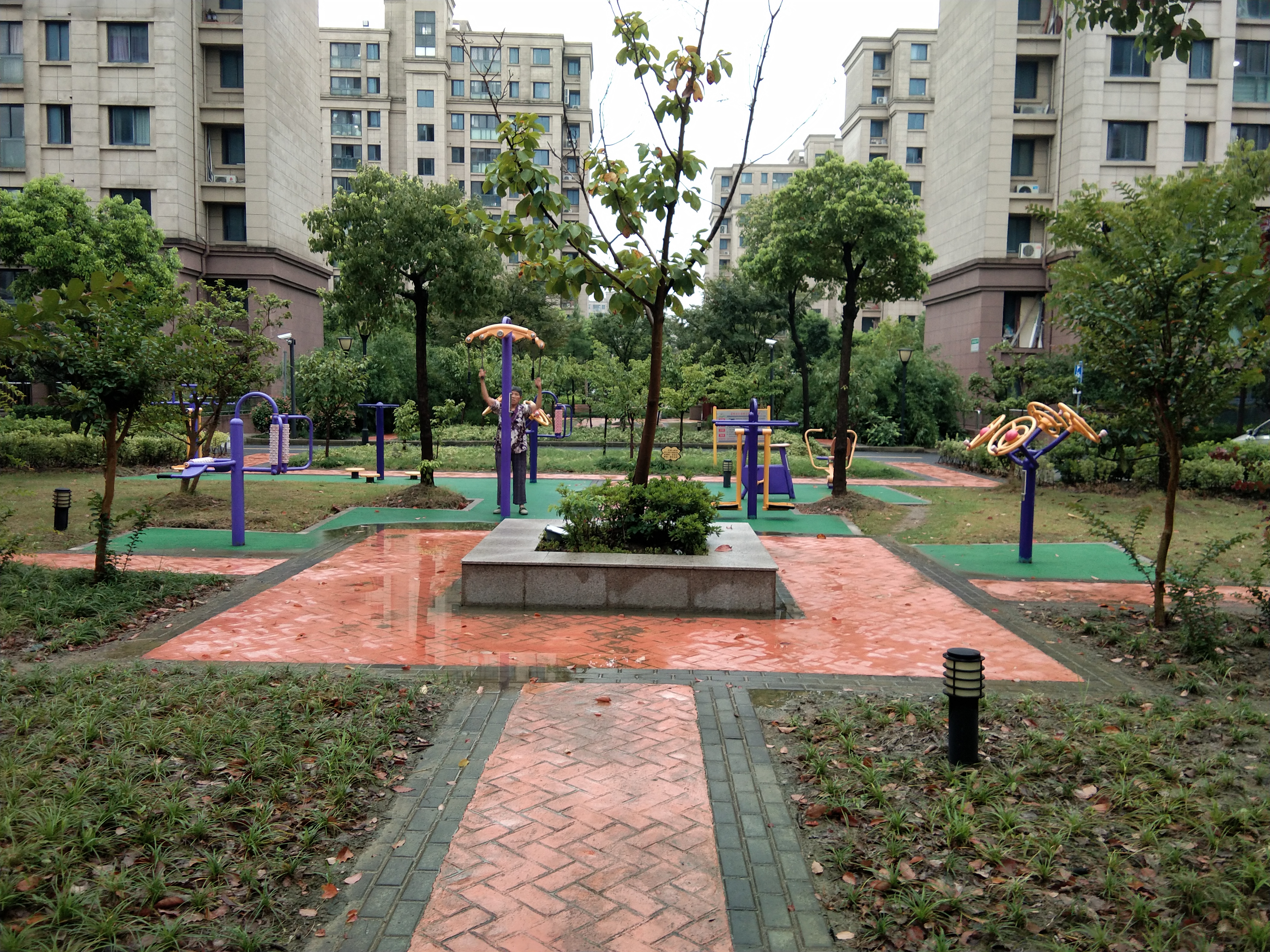 雙橋社區(qū)雙橋公寓一區(qū)健身點