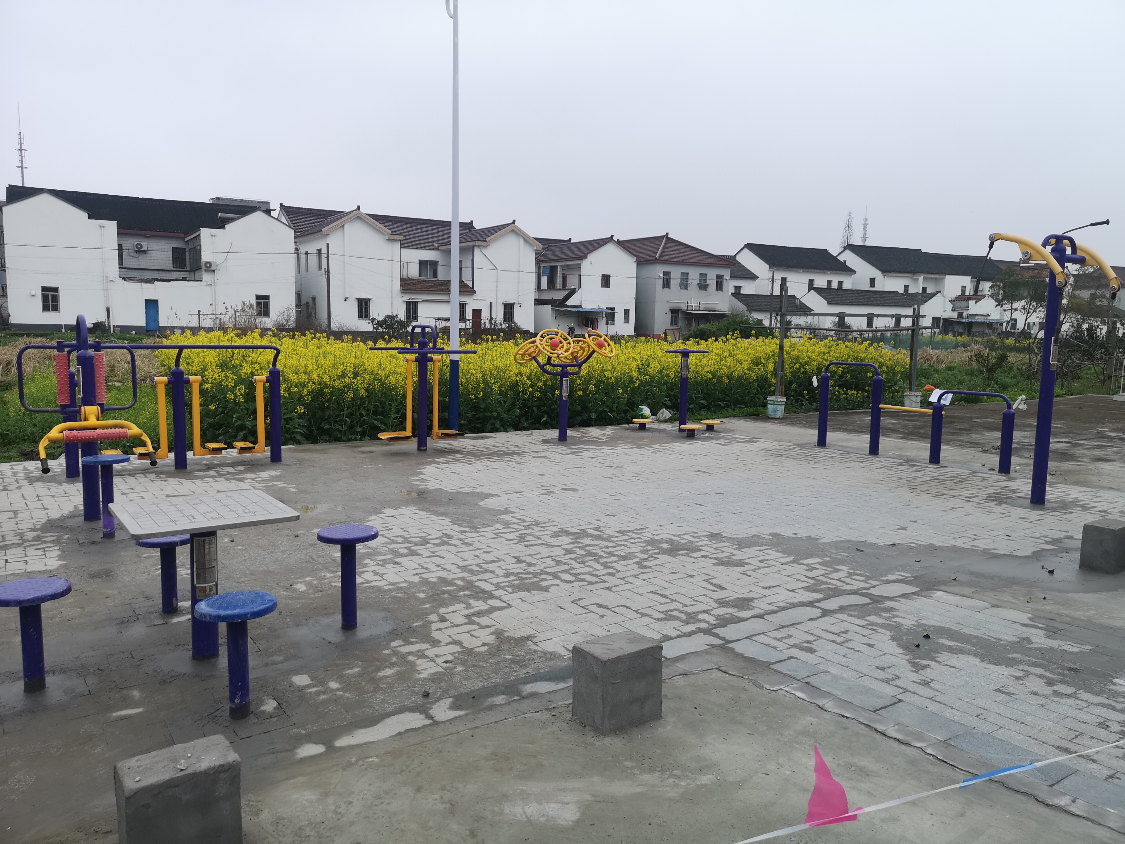 東岸新里居委健身點A