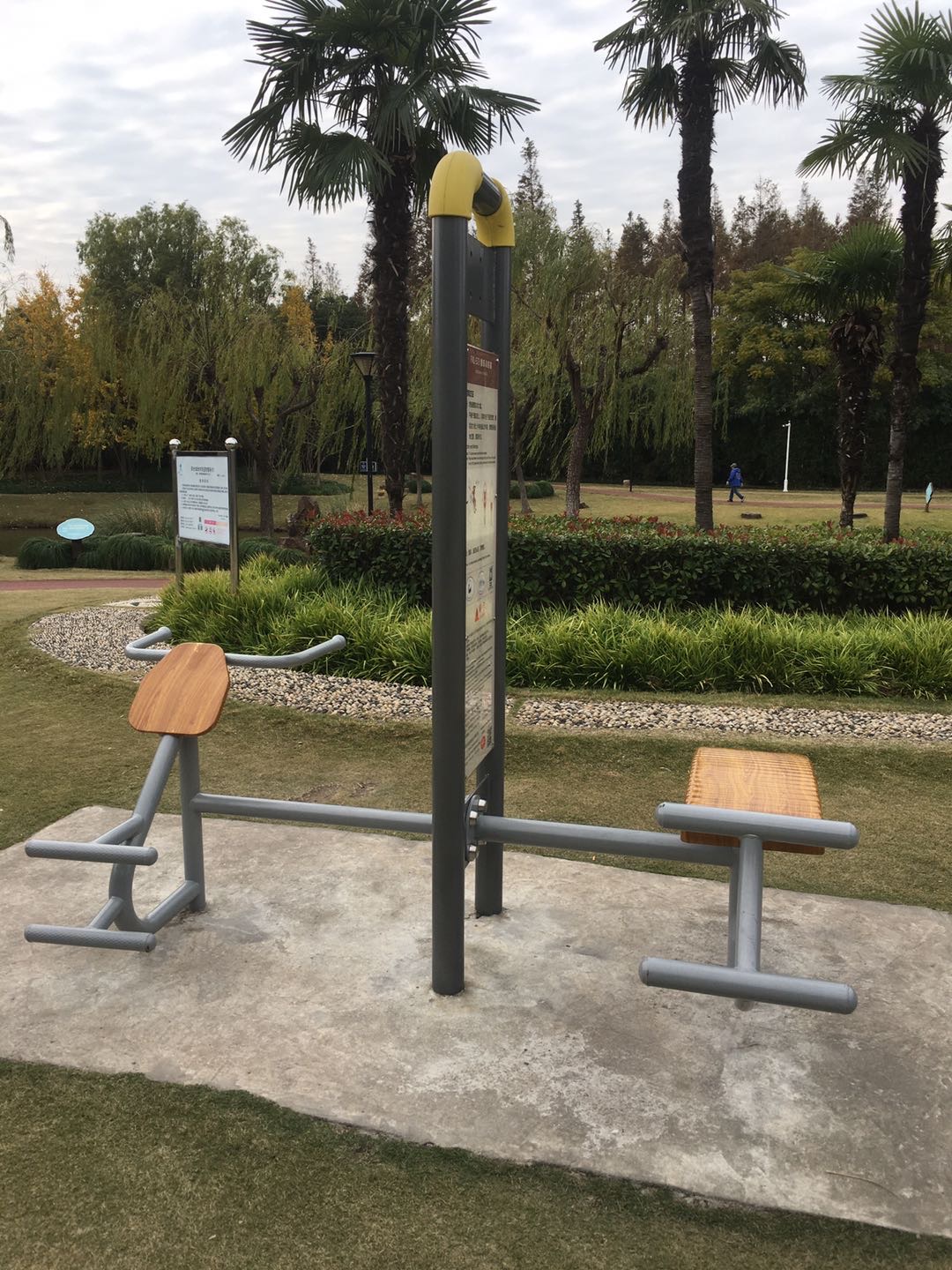 腹肌訓(xùn)練器